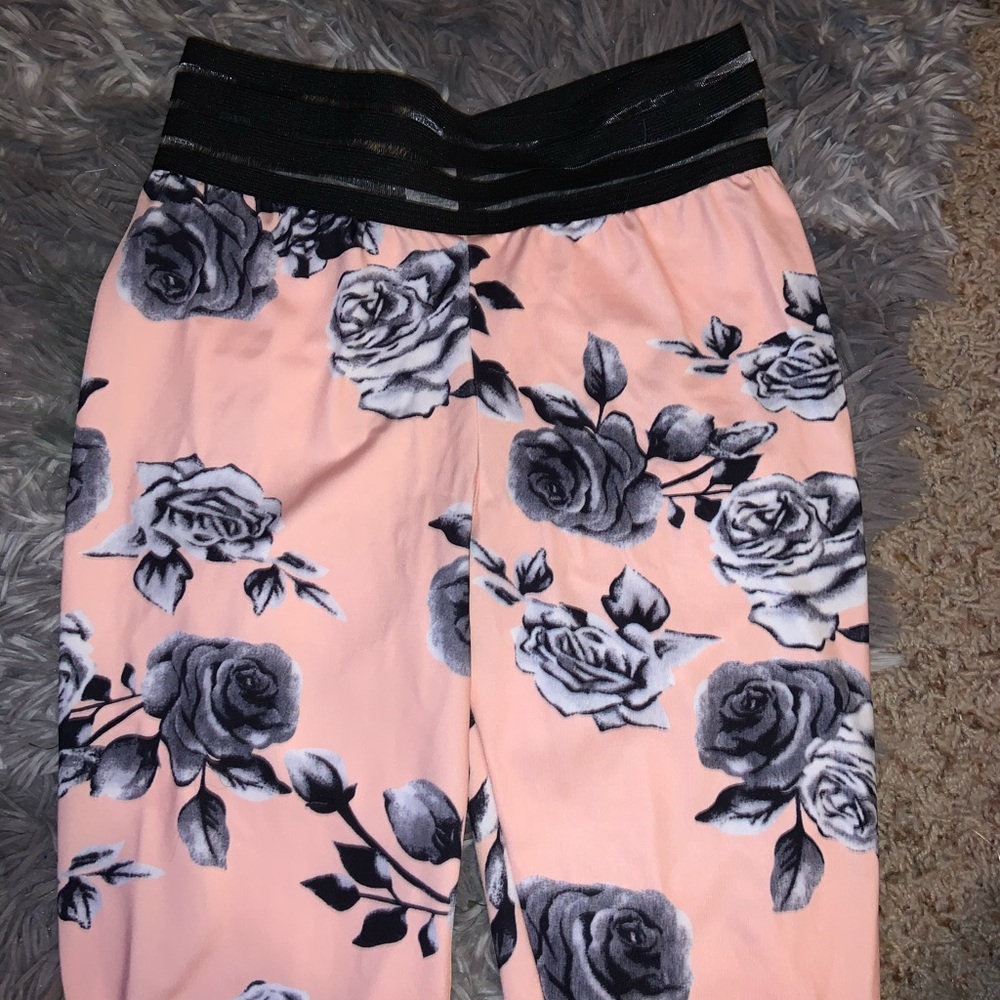 Pink flower print leggings